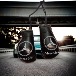 Брелок в автомобіль "Mercedes" розмір перчатки12*5см