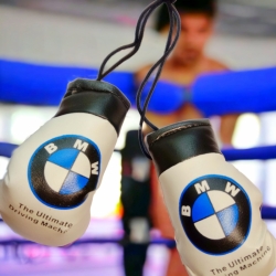 Брелок в машину "BMW" розмір перчатки 12см*5см