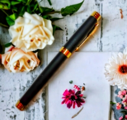 Ручка капілярна "FashionFlow", чорний матовий корпус, пише чорним.