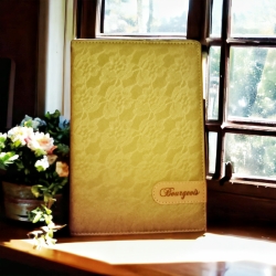 Тижневник А5 "Elegance Diary" недатований 21см * 14см.